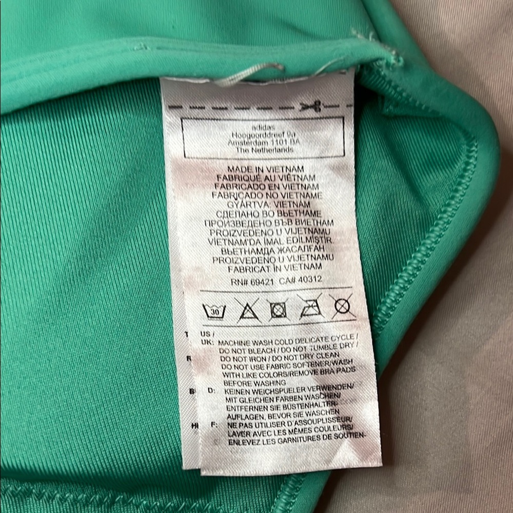 EUC Reebok Green Sports Bra Seamless Racerback - Picture 2 of 3